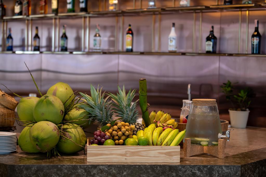Jasmine 59 Hotel Bangkok Ngoại thất bức ảnh Fruit at a bar