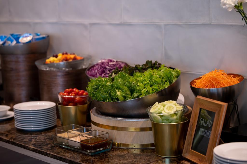 Jasmine 59 Hotel Bangkok Ngoại thất bức ảnh A salad bar