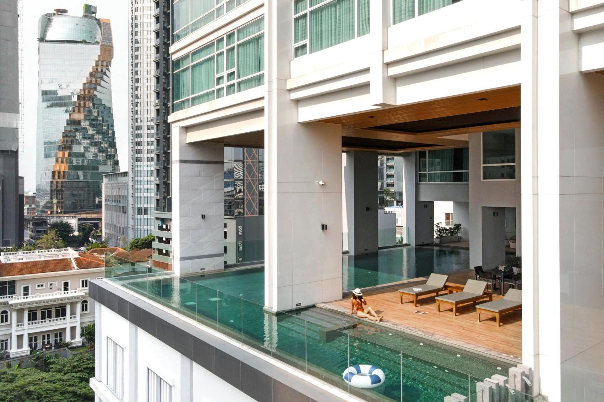 Jasmine 59 Hotel Bangkok Ngoại thất bức ảnh The swimming pool at the 13th floor